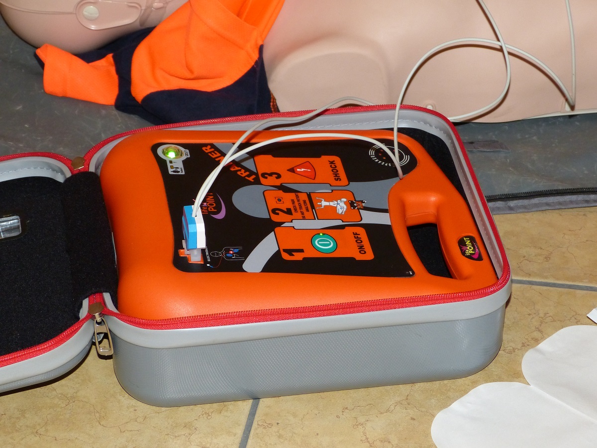 Defibrylator AED bezpłatny pokaz